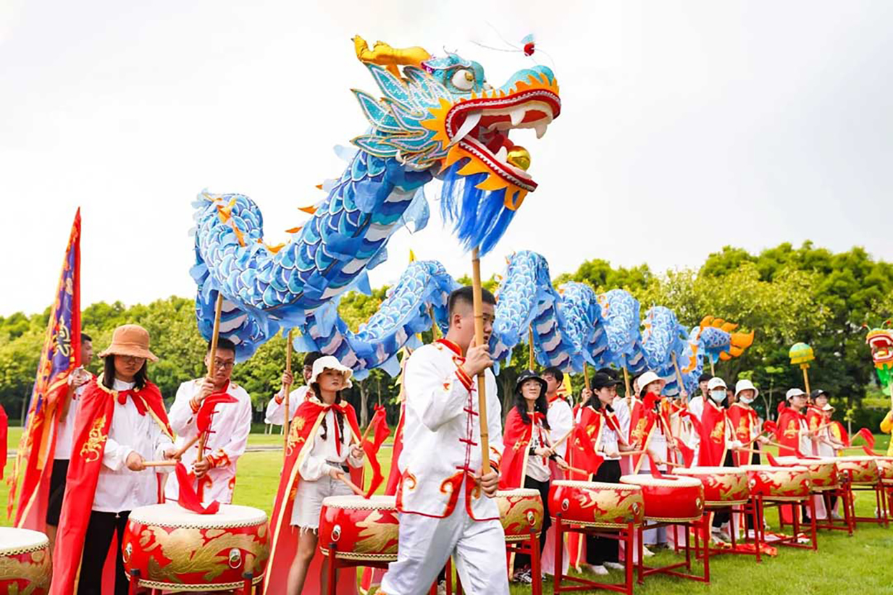 大型主题团建《中国龙鼓》